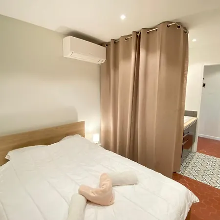 06cf Beautiful Renovated In Old 公寓 昂蒂布