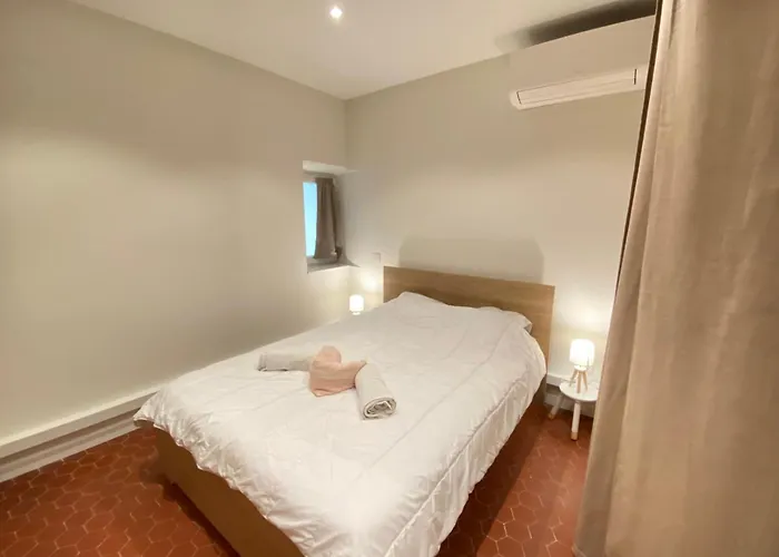 06cf Beautiful Renovated In Old *