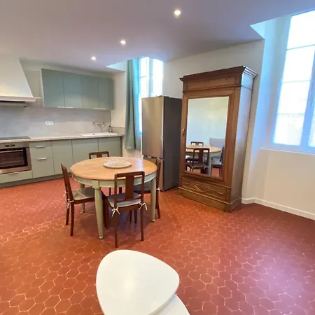 06cf Beautiful Renovated In Old Daire