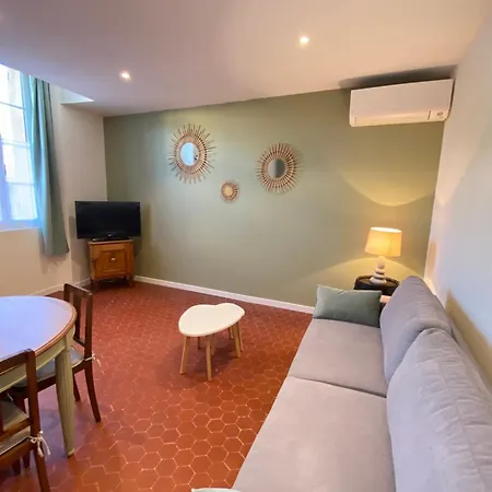 06cf Beautiful Renovated In Old Daire Antibes