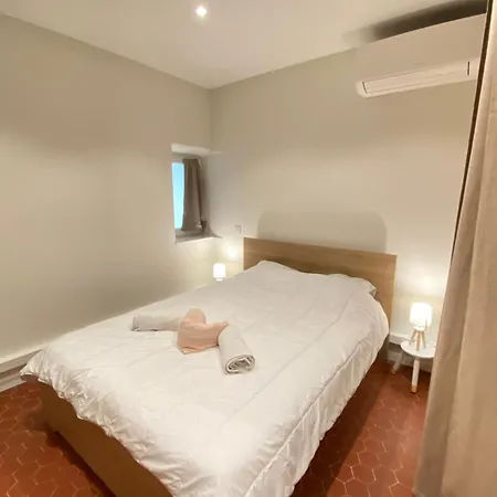 06cf Beautiful Renovated In Old *