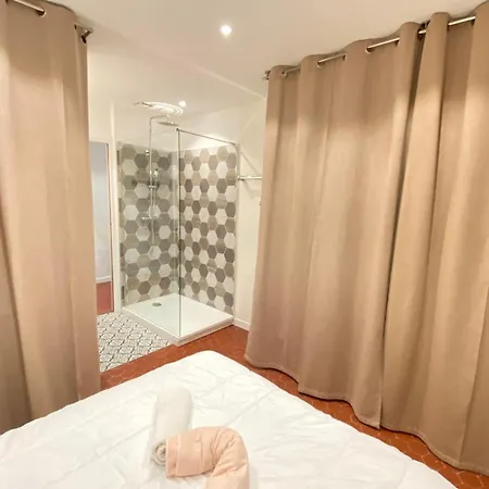 شقة 06cf Beautiful Renovated In Old أنتيب