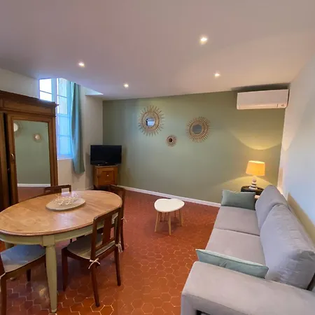 Daire 06cf Beautiful Renovated In Old