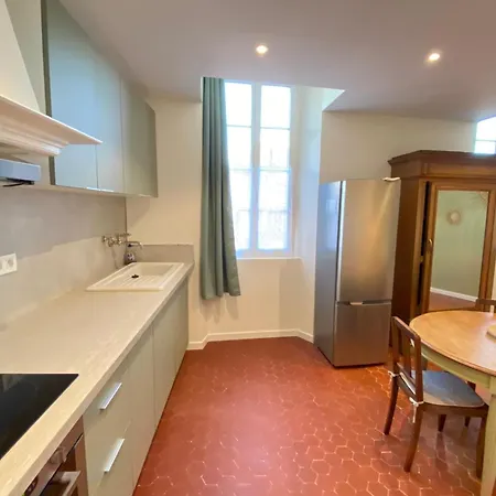 شقة 06cf Beautiful Renovated In Old أنتيب