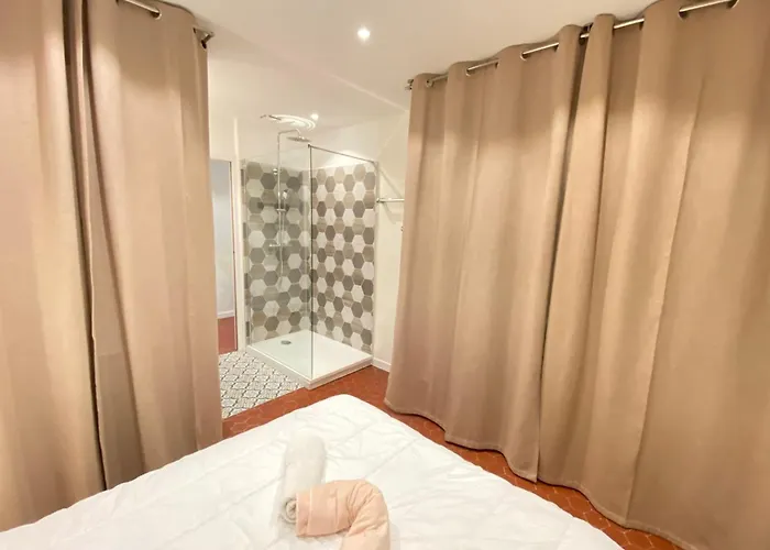 Daire 06cf Beautiful Renovated In Old Antibes